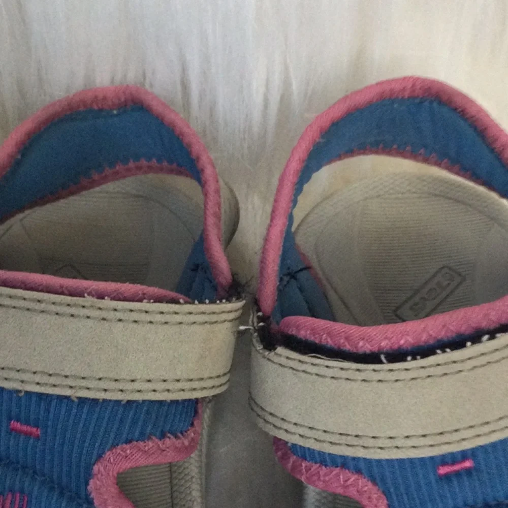 Teva Youth Water Shoe Size 2
